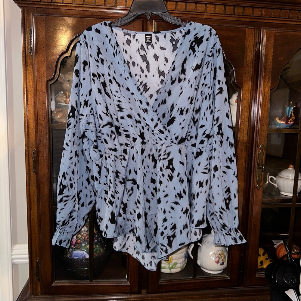 Blue & Black Flowy Flounce Sleeve Dressy Blouse Size 2XL